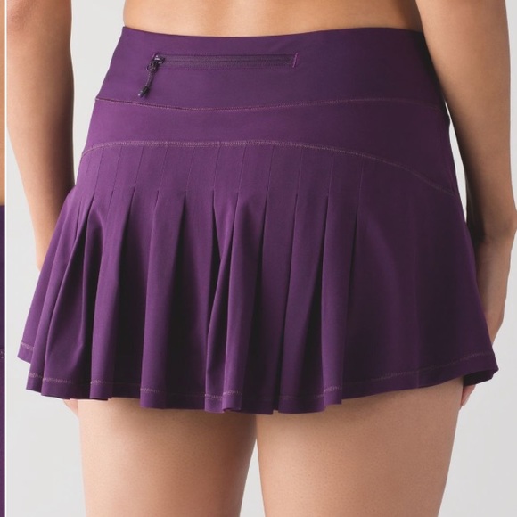 Lululemon Circuit Breaker Skirt (Regular)
Darkest Magenta - Picture 2 of 5